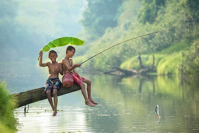 Khi Ta Sống Chậm Lại: Phép Màu Của Hiện Tại Mở Ra